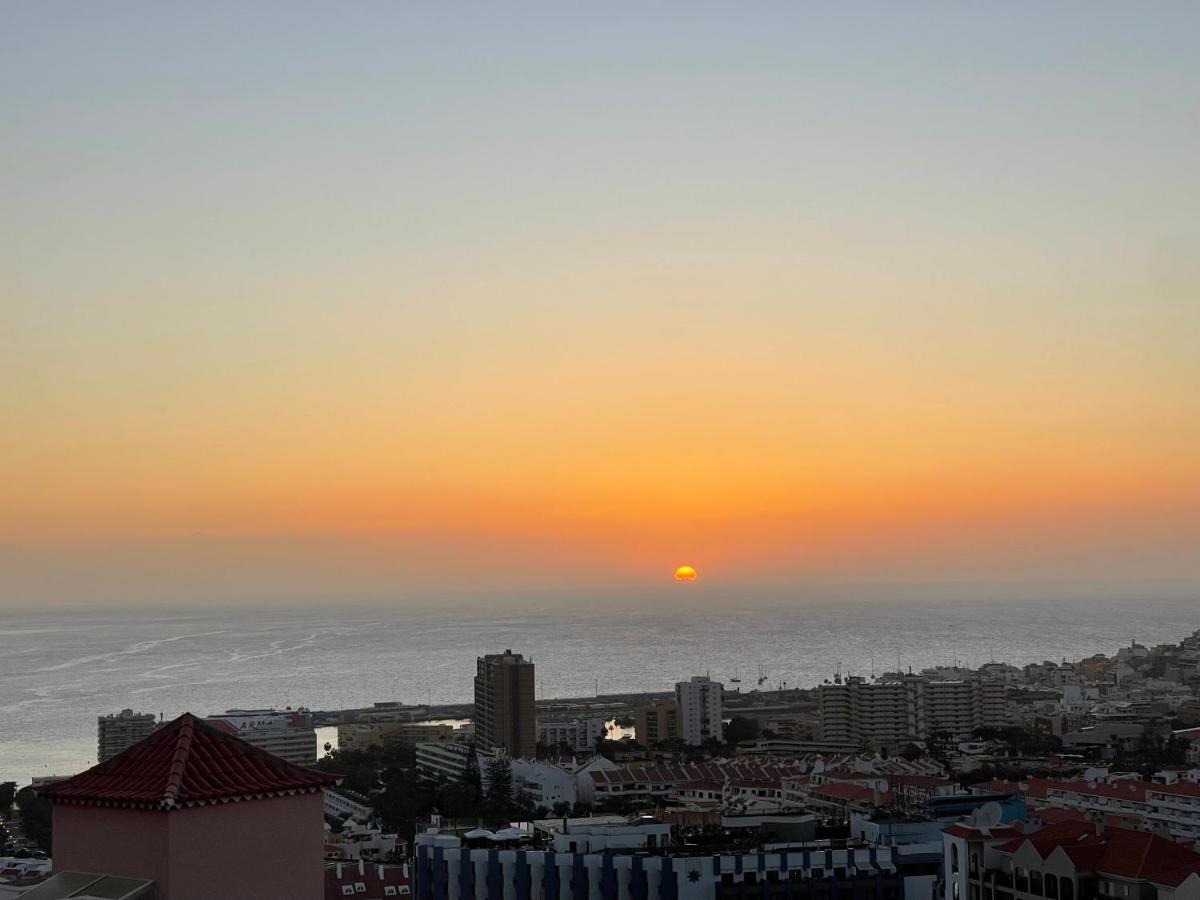 Sunset In The Heights Ocean View - Heated Pool Διαμέρισμα Los Cristianos  Εξωτερικό φωτογραφία